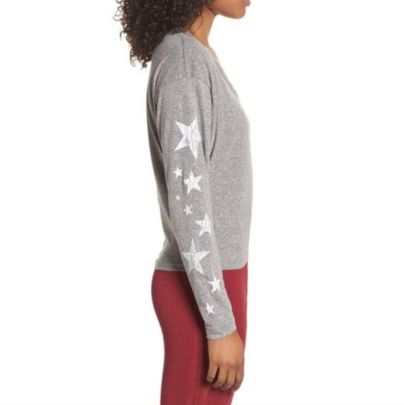 Free People Melrose Graphic Tee Long Sleeve Scoop Neck Crackled Stars S Gray NWT - Picture 12 of 16
